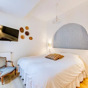 Romantic Escape And Wellness At Miss Tinguett In Accommodatie bij particulieren